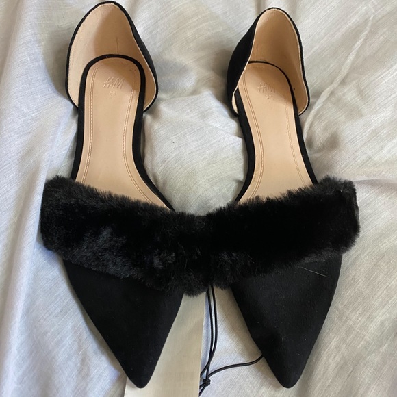 Pointy Fur Flats